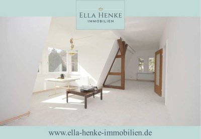 Große 3-Zimmer-Dachgeschosswohnung in Toplage nahe Berliner Platz.