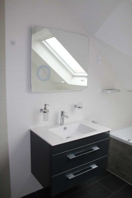 Gepflegte Maisonette-Wohnung mit Balkon und EBK in Münster (Hessen) - von privat