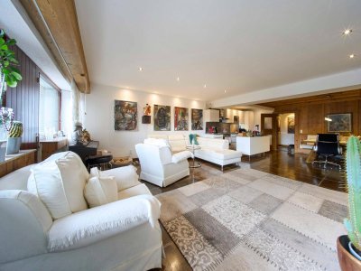 Großzügige Wohnung über dem Dorfplatz Seefeld mit Südbalkon &amp; Tiefgarage