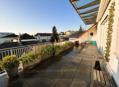 2-Raum-(bei Bedarf 3-Raum)-Wohnung mit großer Dachterrasse unweit des Zentrums