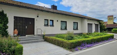 Blick in die Weite, Einfamilienhaus mit großzügiger Einliegerwohnung in Ortsrandlage - ohne Makler