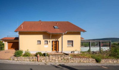 Hochwertiges Einfamilienhaus mit Einliegerwohnung
