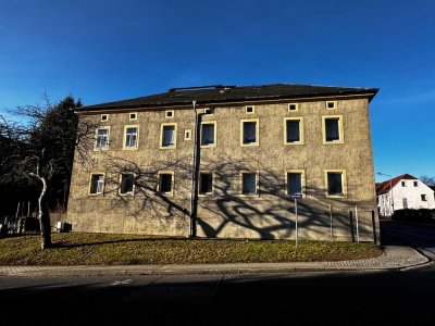 "Denkmalgeschütztes Wohnhaus mit Seitengebäude