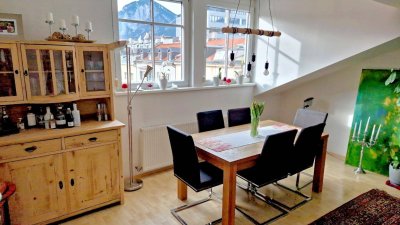 DG-Wohnung in Toplage Innsbruck – Balkon, Bergblick &amp; Ausbaupotenzial
