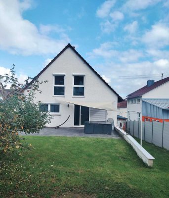 Merklingen - freistehendes Einfamilienhaus mit schönem Garten und Doppelgarage