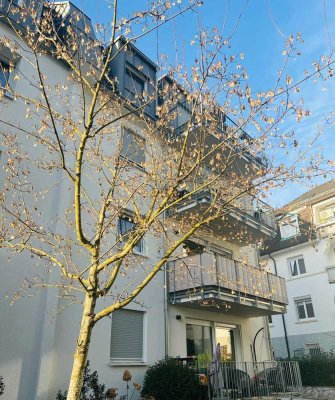 Wohnen auf zwei Ebenen: Sonnige Maisonette mit Balkon