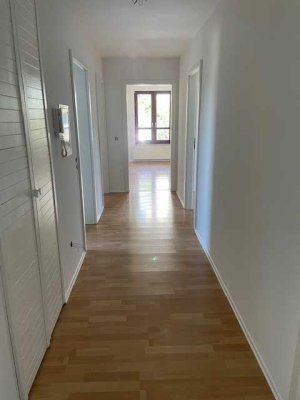 Schöne, helle und neu renovierte 4-Zimmer-Wohnung mit Balkon in Bad Mergentheim