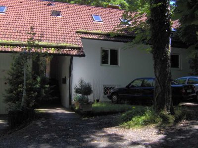 Ruhige gepflegte 2 Zimmer Dachgeschosswohnung in Berg/Starnberger See