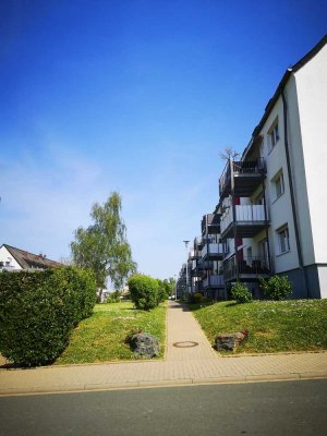 Vermietet wird eine tolle, lichtdurchflutete, große 3 ZKB Wohnung in zentraler Lage + naturnah.