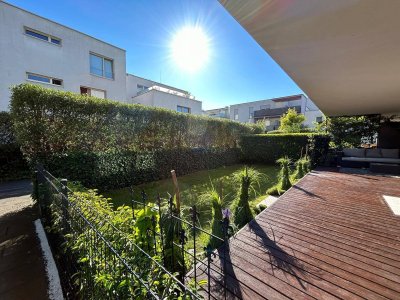 Exklusive 2,5-Zi-Wohnung mit großer Terrasse, Garten, Tiefgarage &amp; Ruhelage - möbliert!