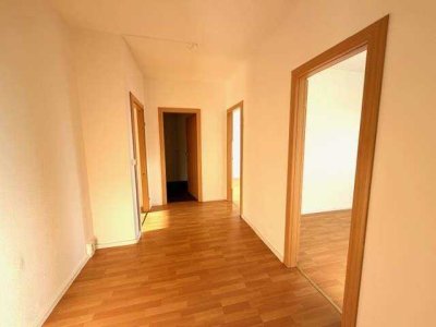 2 KM frei * nur bis 31.12.2025 !**super tolle 6 Zimmer Wohnung mit 2 Balkonen und 2 Bädern **