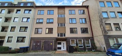 In Bremerhaven Mitte: Renovierte 3 Zimmer mit Balkon