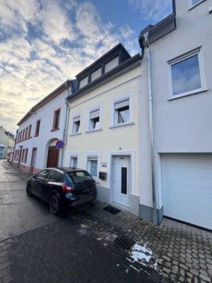 Leben im eigenen Einfamilienhaus mitten in Heiligkreuz! Bernhardstraße!