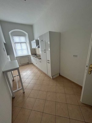 Wohnung mit moderner EBK, großem Wohnraum & Stellplatz in Döbeln