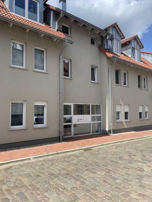 Schöne Zweizimmerwohnung im Erdgeschoss mit Garten und Einbauküche