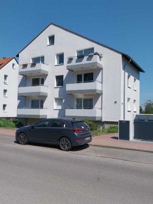 Freundliche und vollständig renovierte 1-Zimmer-Wohnung mit Balkon in Gehrden
