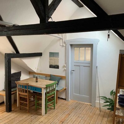 3,5 Zimmer Dachgeschosswohnung, WG-geeignet (max. 2 Pers.)