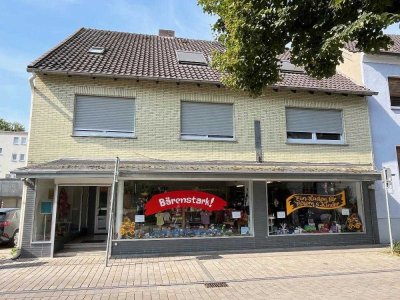 Geschäftshaus mit Ladenlokal und 2 Wohneinheiten in Herzen von Kamen!