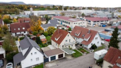 Zweifamilienhaus mit Garten, Terrasse und Sauna - stadtnahe Randlage zum Gewerbe