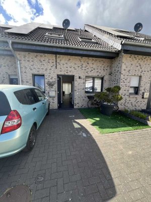 ***Junges Reihenmittelhaus mit gehobener Ausstattung in Toplage***WBS erforderlich***