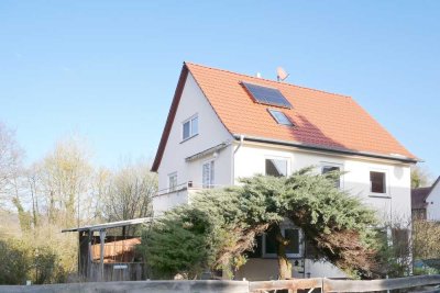 Wohnen mit Dorfcharakter: 1-2-Familienhaus im Herzen von Alt-Wahlershausen