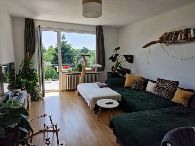 3 Zi-Whg. mit großem Balkon, offener Küche in ruhiger Lage