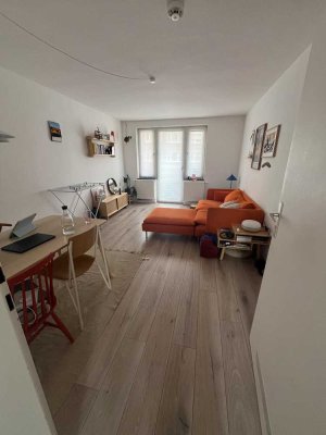 Helle 2 Zimmer Wohnung zu vermieten