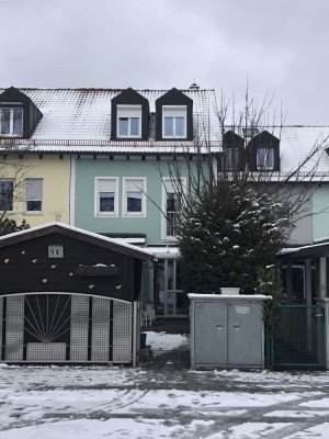 Geschmackvolles, gepflegtes 5-Raum-Reihenhaus mit EBK in München Moosach