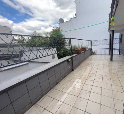 Bonn- Südstadt, 2 Zimmer Wohnung mit großer Terrasse in denkmalgeschütztem Altbau