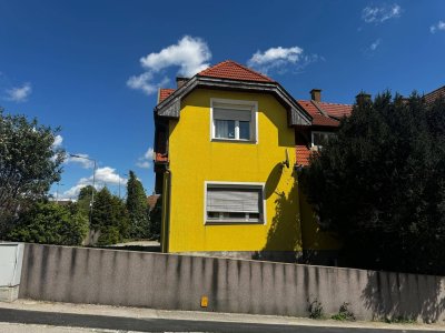Preiswerte und geräumige 5-Zimmer-Doppelhaushälfte mit EBK in Mistelbach