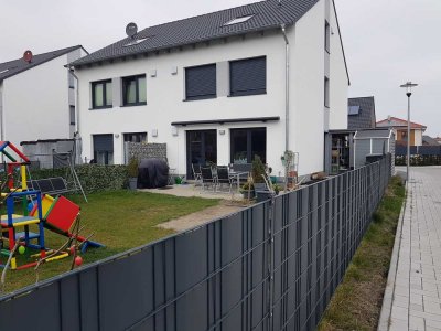 neuwertige Doppelhaushäfte  mit Garten in ruhiger Stadtrandlage - Ideal für Familien mit Kindern