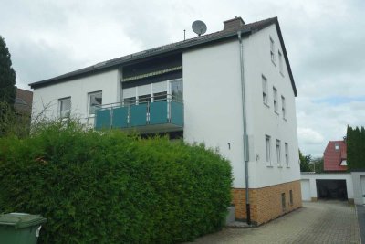 Helle 3-Zimmer DG-Wohnung in Bahnhofsnähe