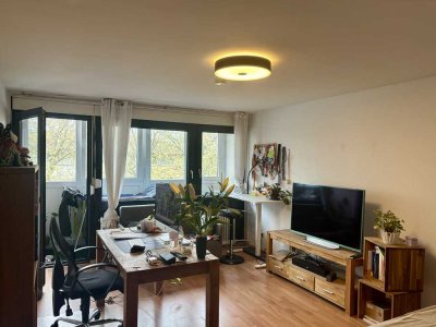 Helle 1-Zimmer Wohnung mit Balkon im 5. OG in Karlsruhe Südstadt