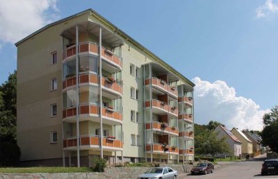 Sanierte 2-Raum-Wohnung mit Dusche und Balkon in ruhiger Lage Geras
