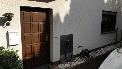 Gepflegte 2-Zimmer-EG-Wohnung (vollmöbliert), zentral/ruhig in Bendorf incl. 2 KfZ-Stellplätze