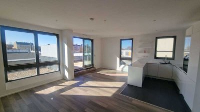 ca. 35 m² Sonnenterrasse - grün - hell - familienfreundlich