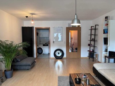 Schöne, helle 2-Zimmer-Wohnung mit großem Balkon in Germering/Harthaus Nähe S-Bahn
