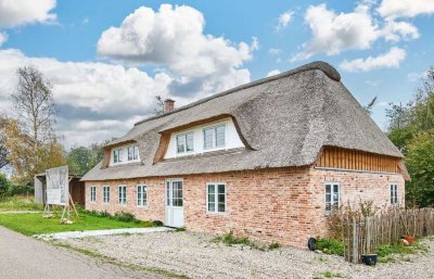 Wunderschön sanierte Bauernkate mit Naturgarten und herrlichem Blick auf die Felder