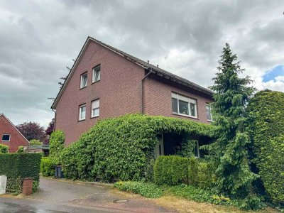 Kapitalanlage: Wohnungspaket mit zwei vermieteten DG-Wohnungen & Ausbaumöglichkeit
