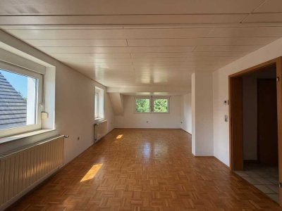 Geräumige und helle Wohnung im DG mit Parkettboden in Dortmund