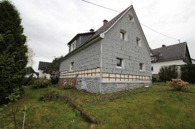 Renovierungsbedürfiges 1-2-Familienhaus 2 Bäder 2 Heizungen Garage schönes Grundstück zentrumsnah