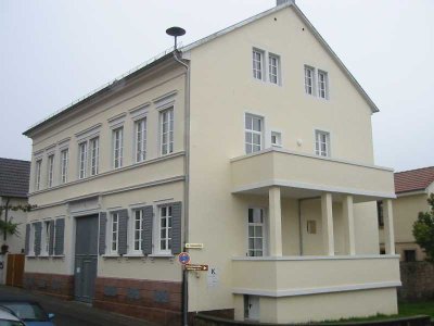 Charmante 2-Zimmer-Wohnung im denkmalgeschützten Schulhaus in Leistadt