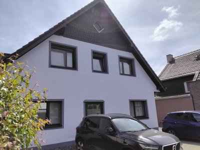 moderne Gartenwohnung mit PkW-Stellplatz