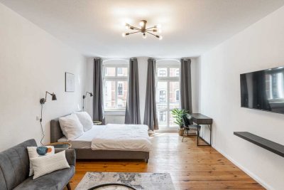 Beautiful 3 bedrooms apartment in charming location in Prenzlauer Berg