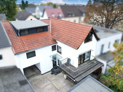 Sankt Augustin:  Einfamilienhaus mit Einliegerwohnung - Gartenoase und Doppelgarage inclusive