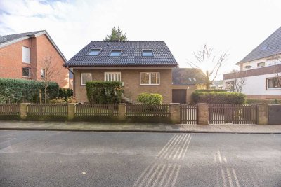 Gepflegtes Einfamilienhaus mit Garten und Garage