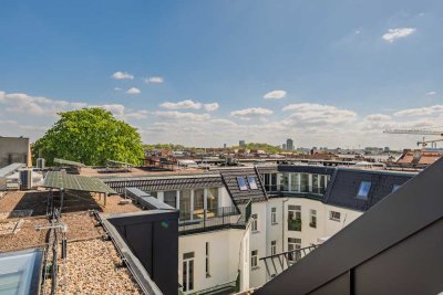 Zuhause mit 3,5 Zimmern und Penthouse-Charakter in Prenzlauer Berg