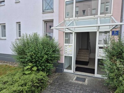 Zwei Zimmer Hochparterre-Wohnung am Galgenberg mit Garten