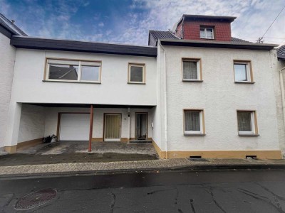 Gepflegtes Haus mit Chancen zur Neugestaltung