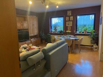 Helle, gemütliche 3 ZKB Wohnung mit Balkon ab November